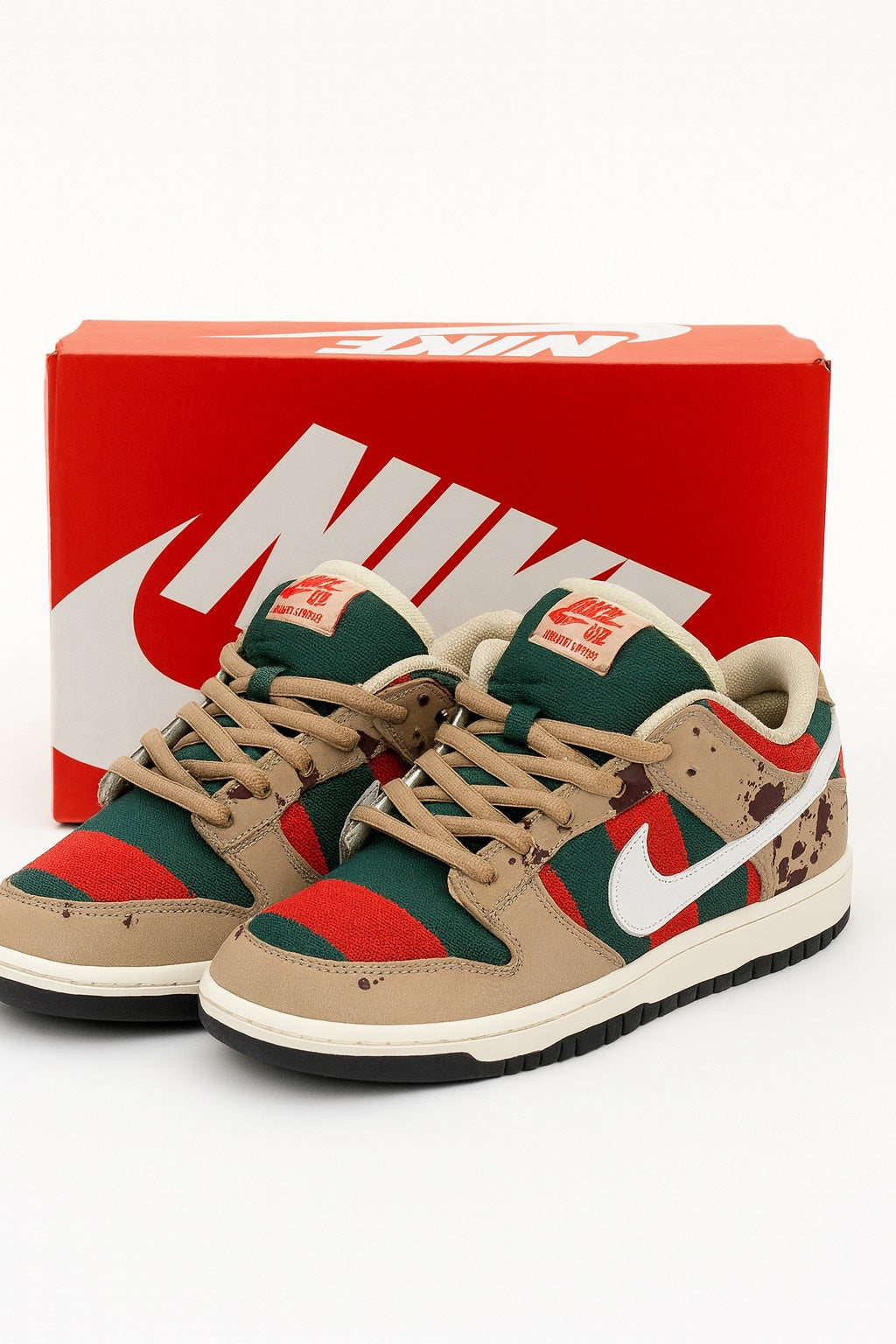 NikeSBDunkLow_FreddyKrueger