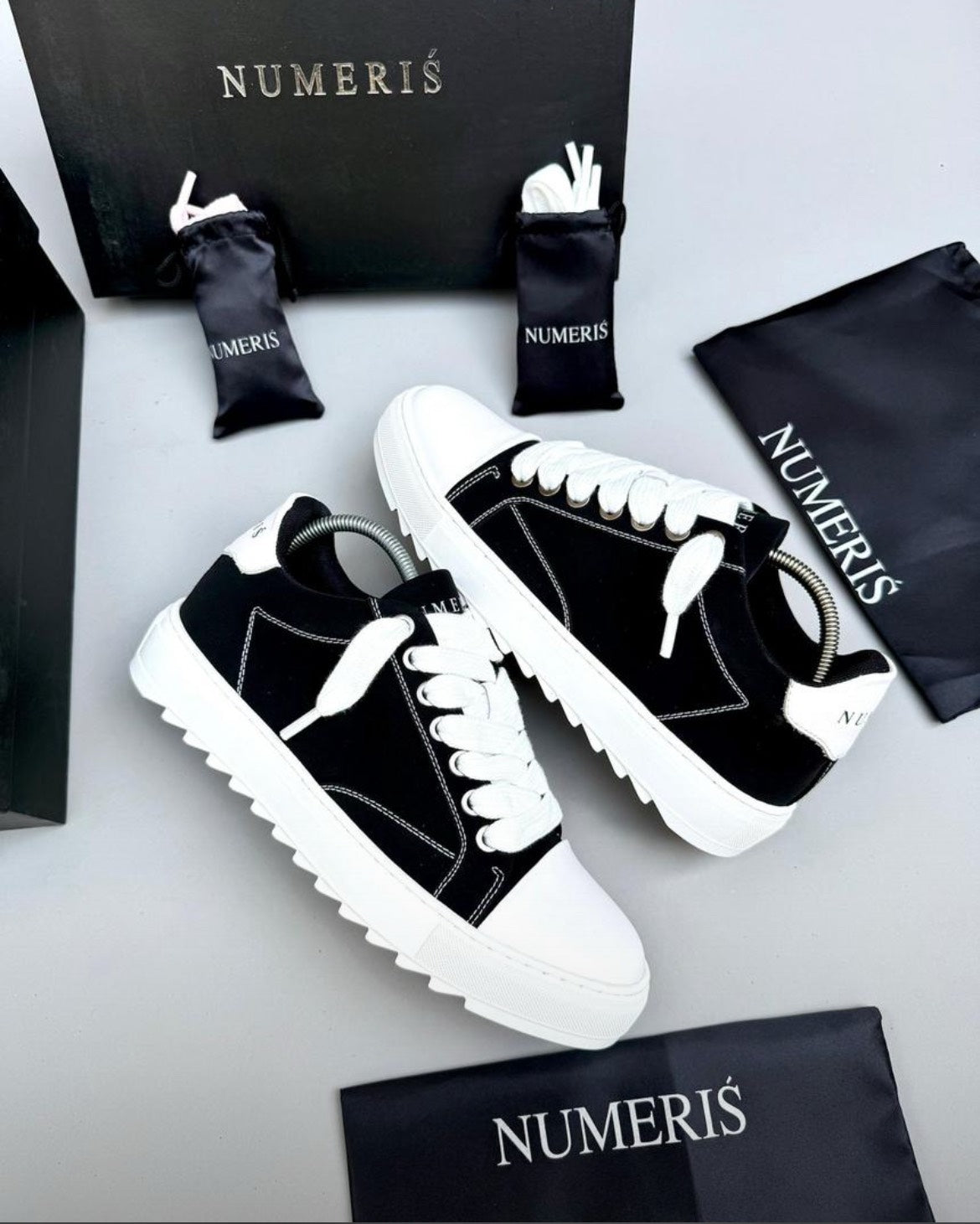Numeris Classic Luxe Low-Top Sneakers – Black & White Edition
