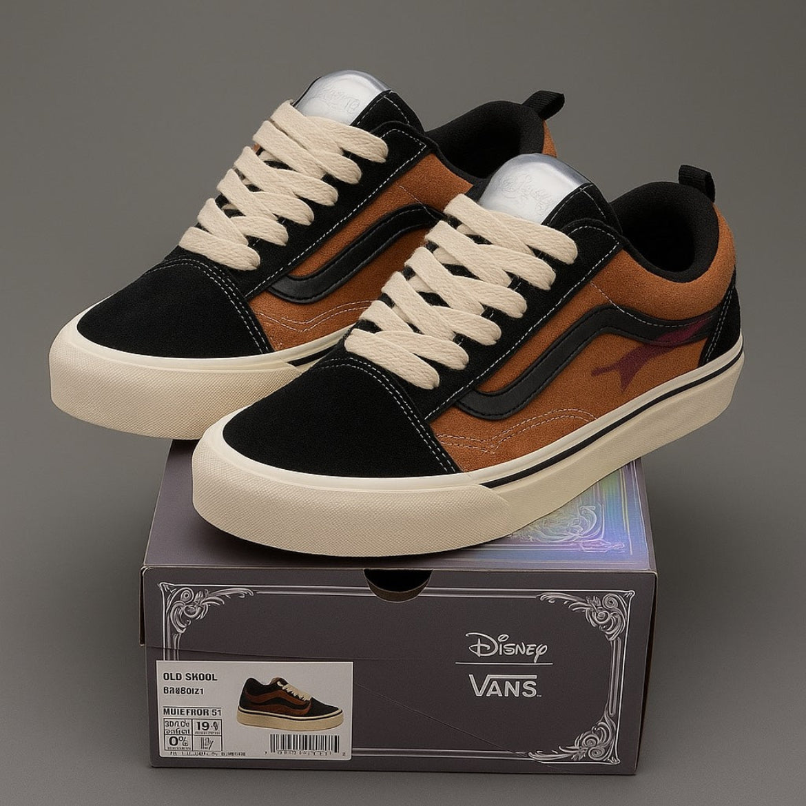 VansxDisneyOldSkool_AristocatsEdition_Black_OrangeSuedeSneakers3