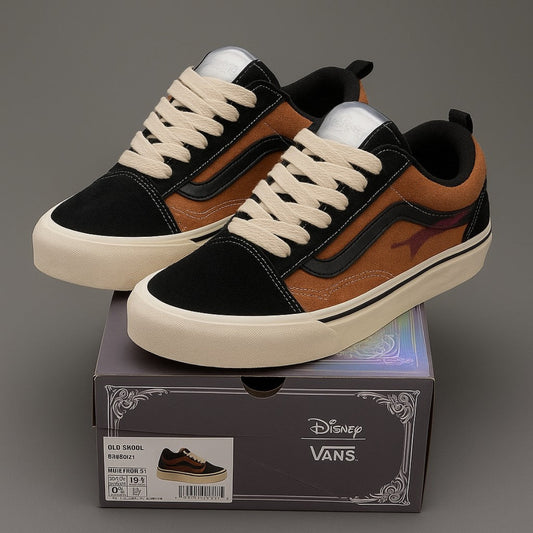 VansxDisneyOldSkool_AristocatsEdition_Black_OrangeSuedeSneakers3